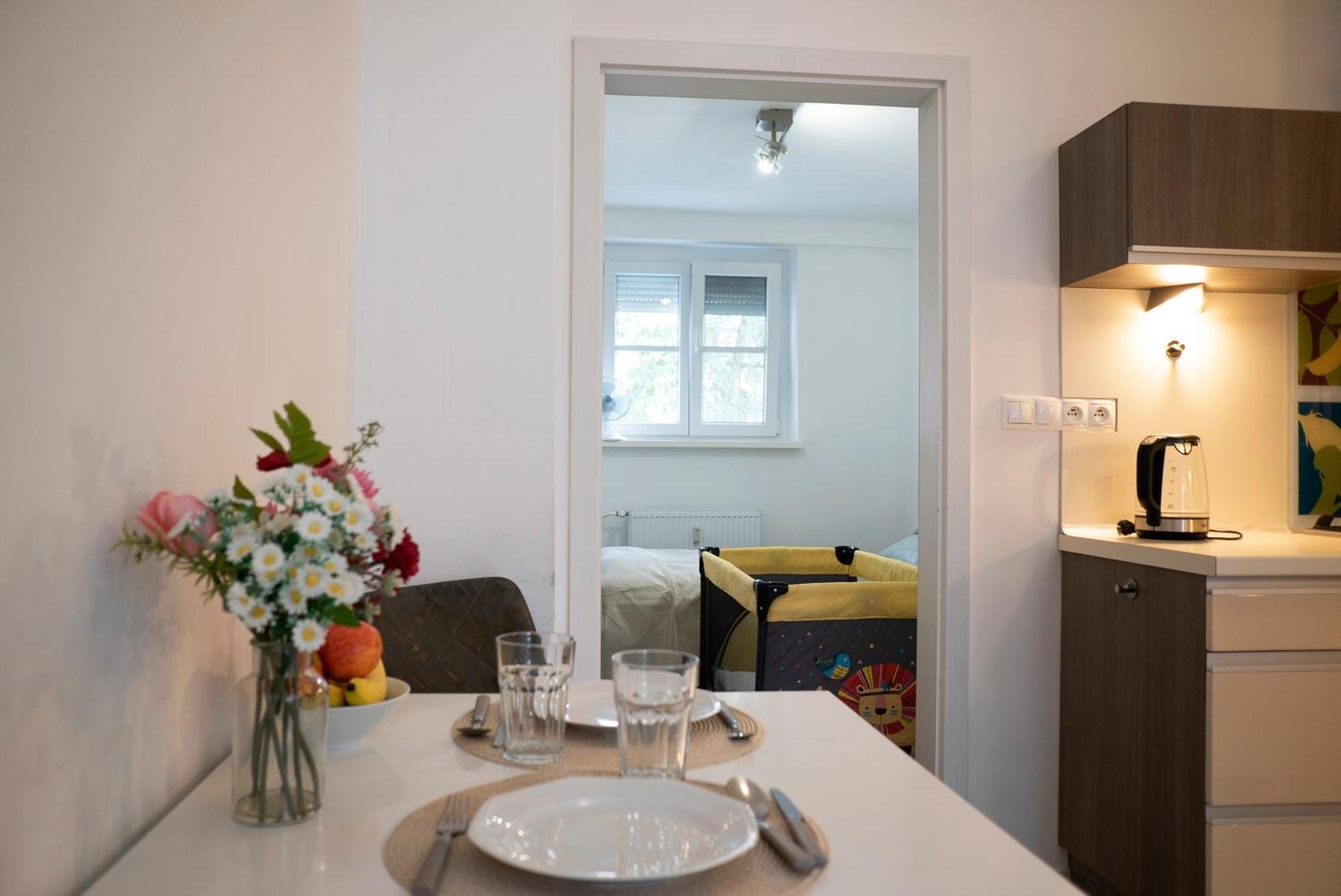 Cozy 2-room Apt, Parking Nearby Appartamento *