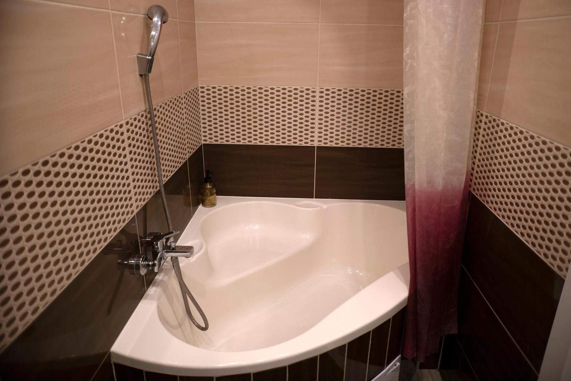 Cozy 2-room Apt, Parking Nearby Appartamento